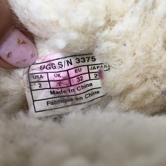 UGG Girl One Button Gold Boots Size 2 - Picture 14 of 15